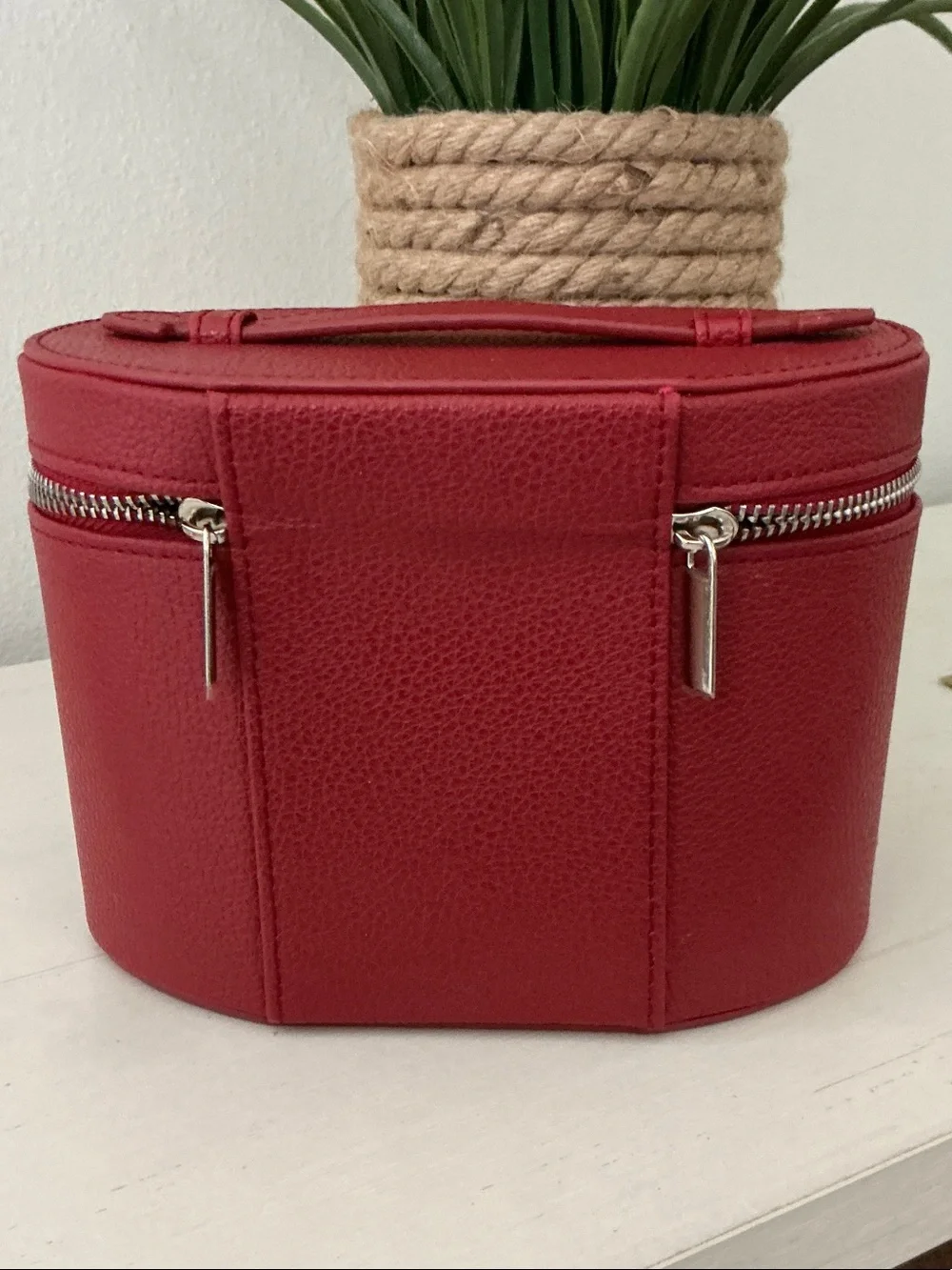 Saie Red Pebbled Cosmetic Travel Case
